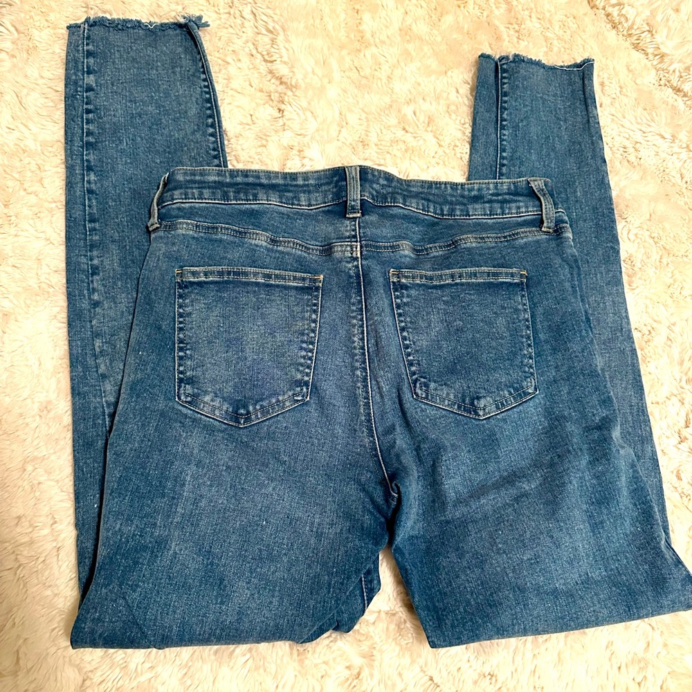 Uniqlo Super Stretch Tapered Jeans